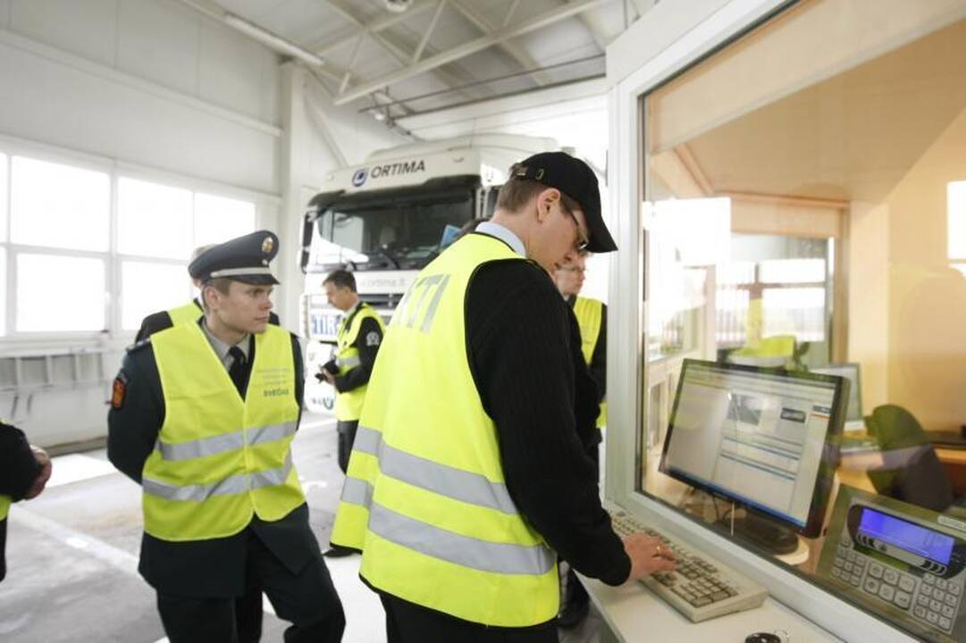 Vilkikų vairuotojų baubas - kontrolės postas dirba be poilsio valandų