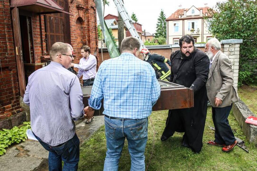 Žaliakalnyje cerkvė užsidegė dėl aplaidumo? 