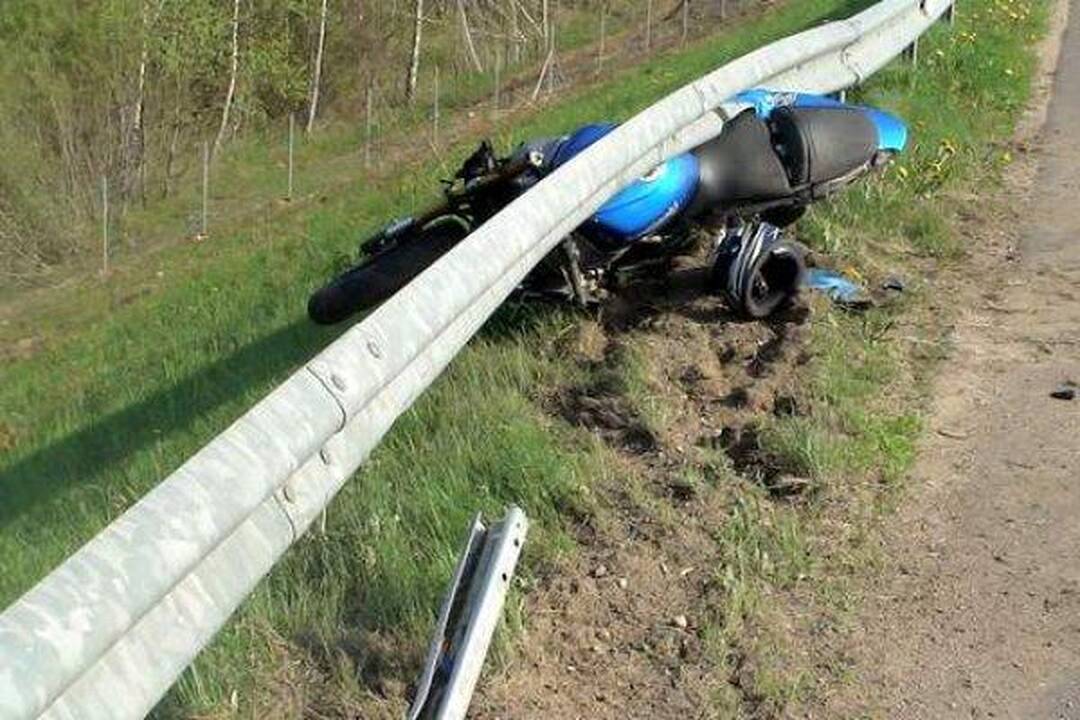Šalia Ukmergės sunkiai nukentėjo Vilniaus policijos patrulis