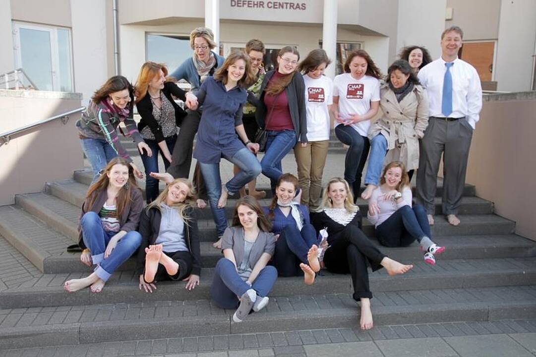 Klaipėdos studentai ir dėstytojai į paskaitas vaikščiojo basomis  