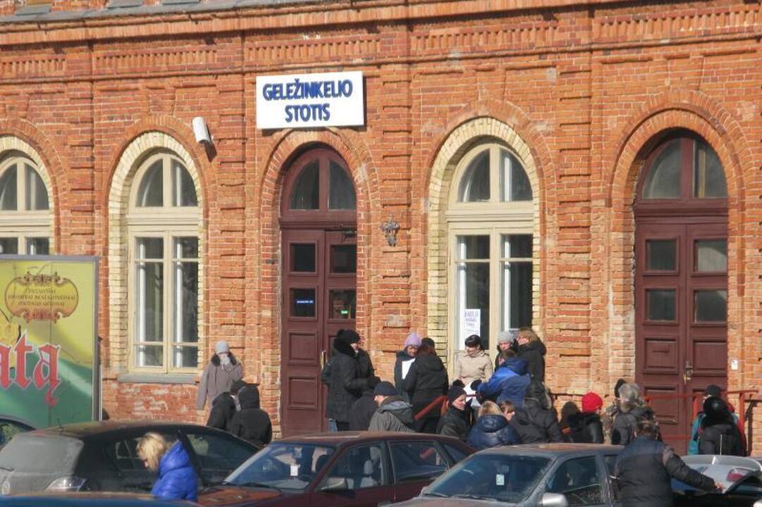 Sekmadienį Lentvaryje tęsėsi dingusio kauniečio studento paieškos