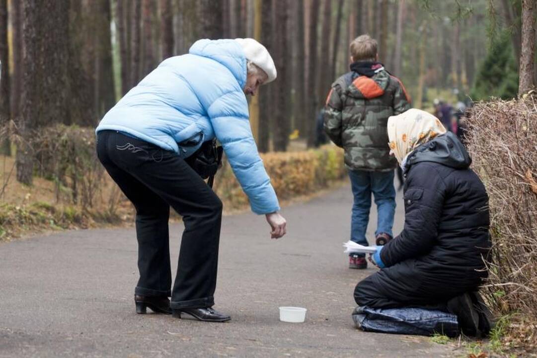 Kelias į Ledos kapines – klaidus ir duobėtas