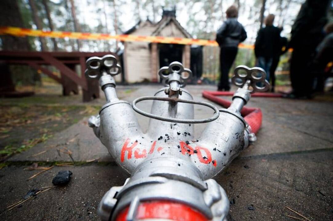 Kulautuvos bažnyčią suniokojo ugnis, įtariamas padegimas