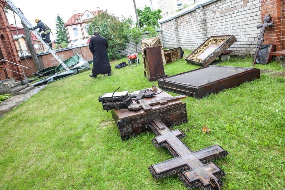 Žaliakalnyje cerkvė užsidegė dėl aplaidumo? 