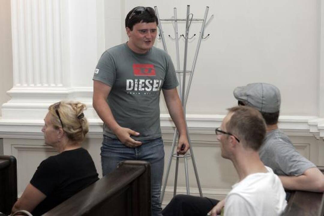 Įtariamoji teroristė E.Kusaitė lieka už grotų (papildyta)