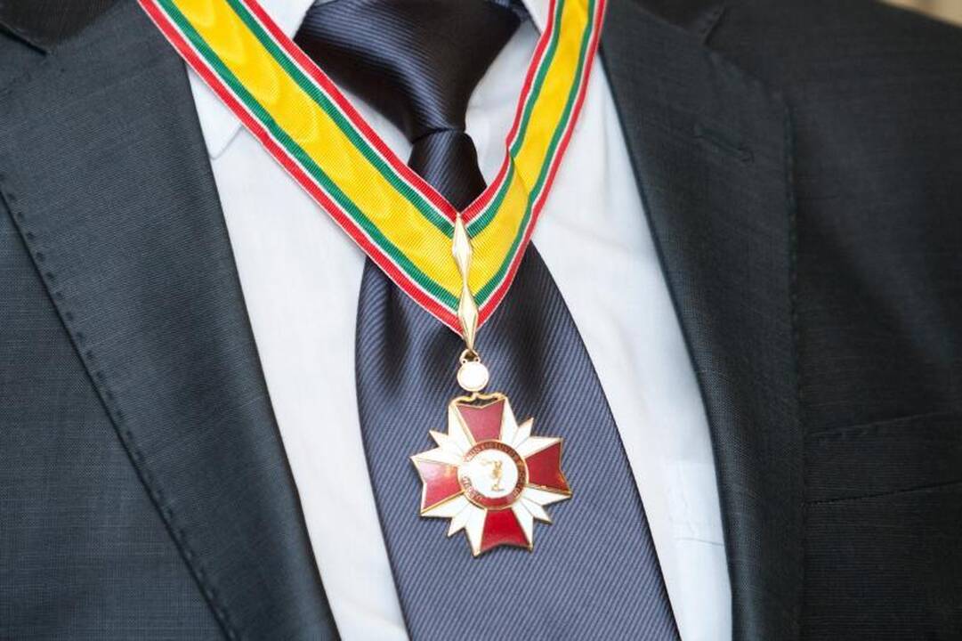 J.Kairiui premjeras įteikė Sporto garbės komandoro ženklą