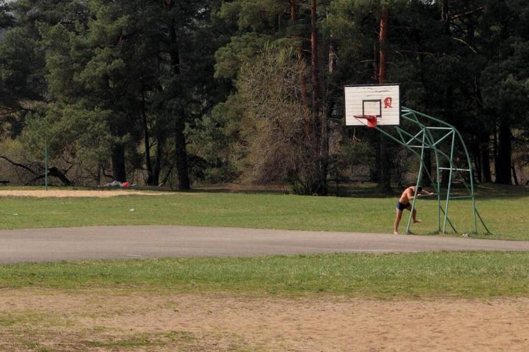 Kodėl vyresni žmonės tokie nepakantūs jaunimui?