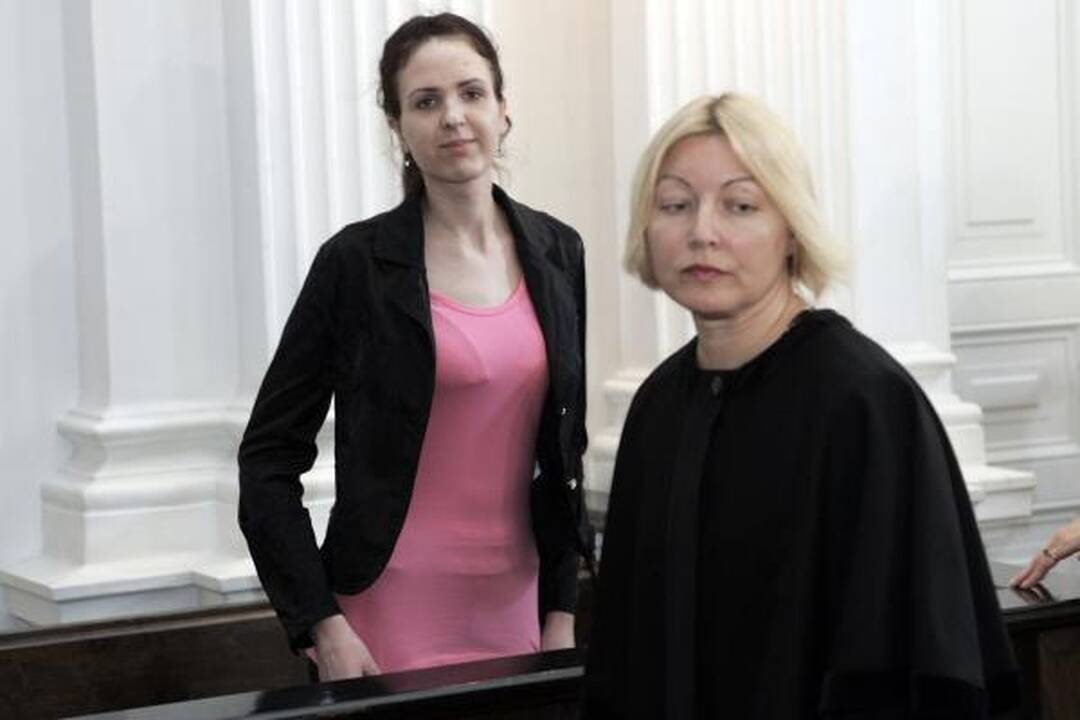 Įtariamoji teroristė E.Kusaitė lieka už grotų (papildyta)