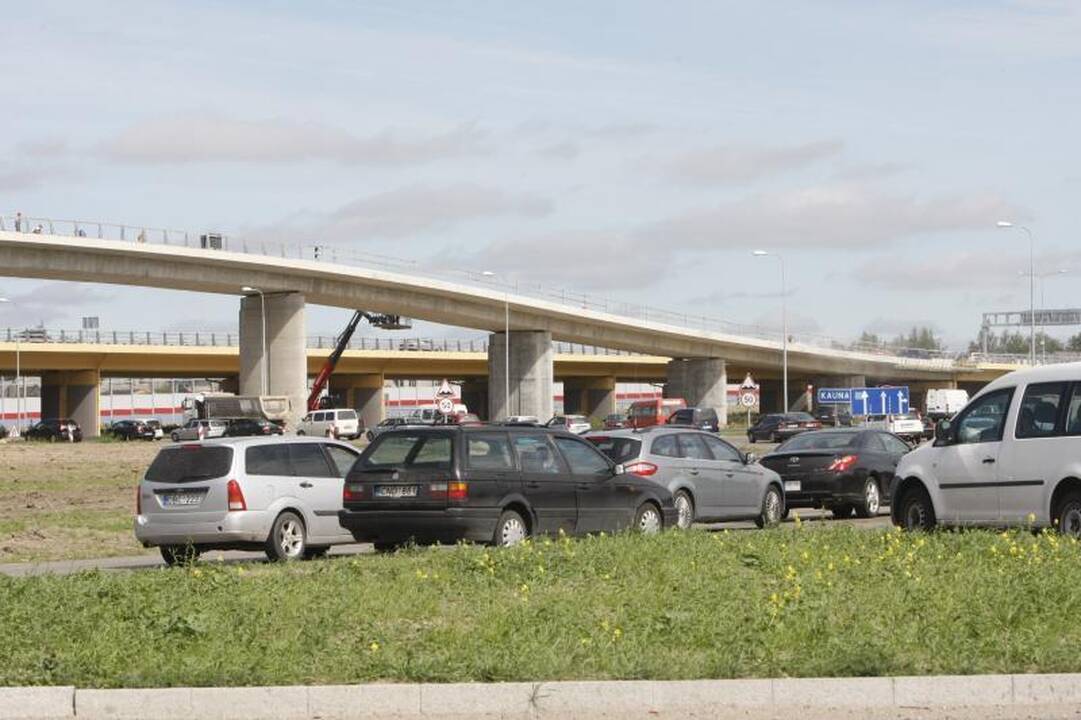 Rekonstruojamas Jakų žiedas užsikimšo   