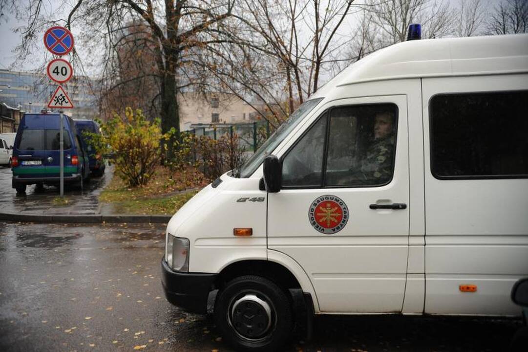 Pratybos Lukiškėse: kaip malšinti gaisrą ir riaušes