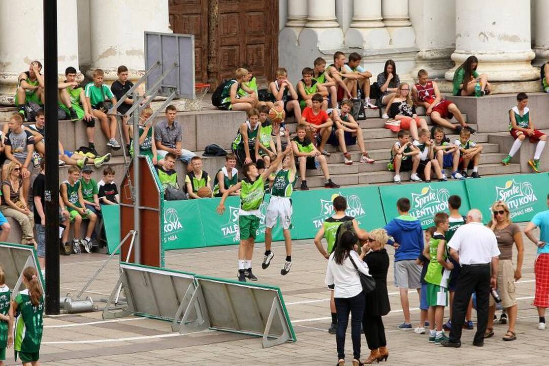 Kaune grūmėsi būsimos krepšinio žvaigždės