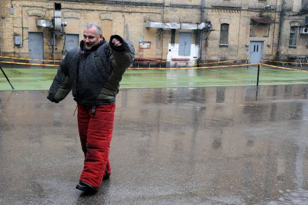 Pratybos Lukiškėse: kaip malšinti gaisrą ir riaušes