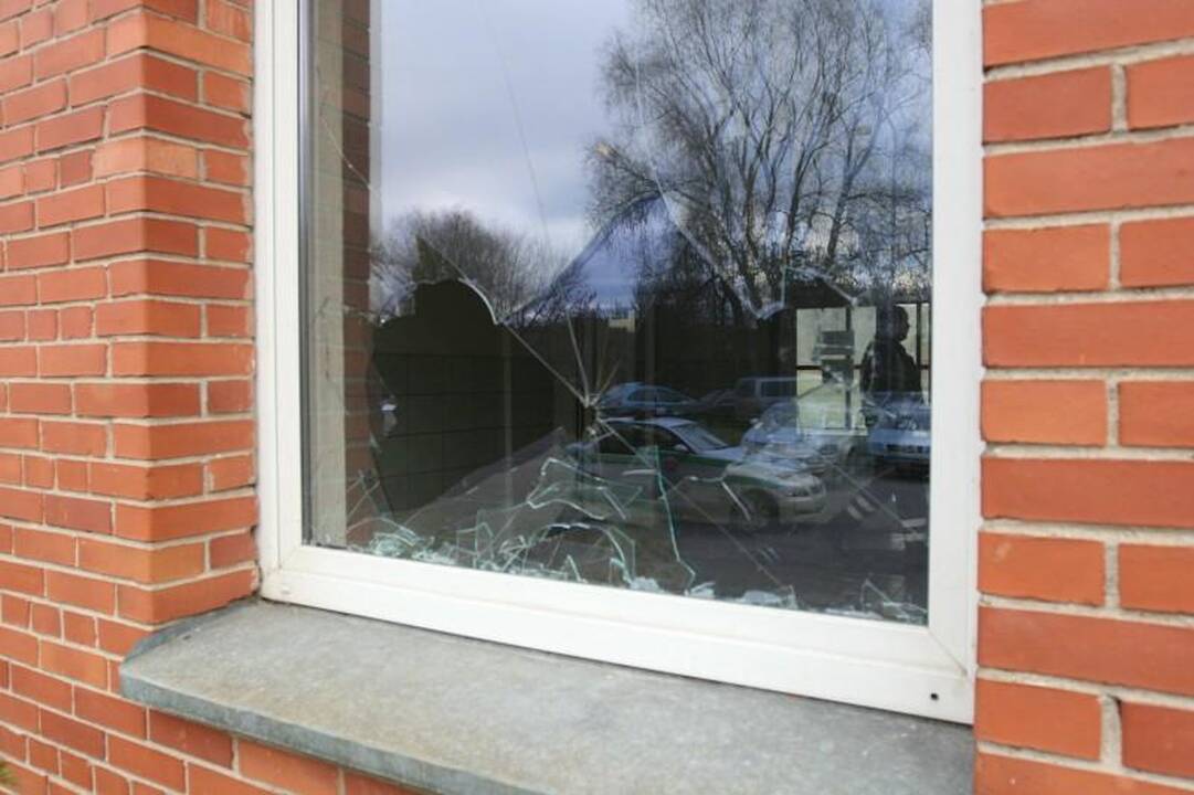 Naktį siautėjo neblaivus ginkluotas policininkas 