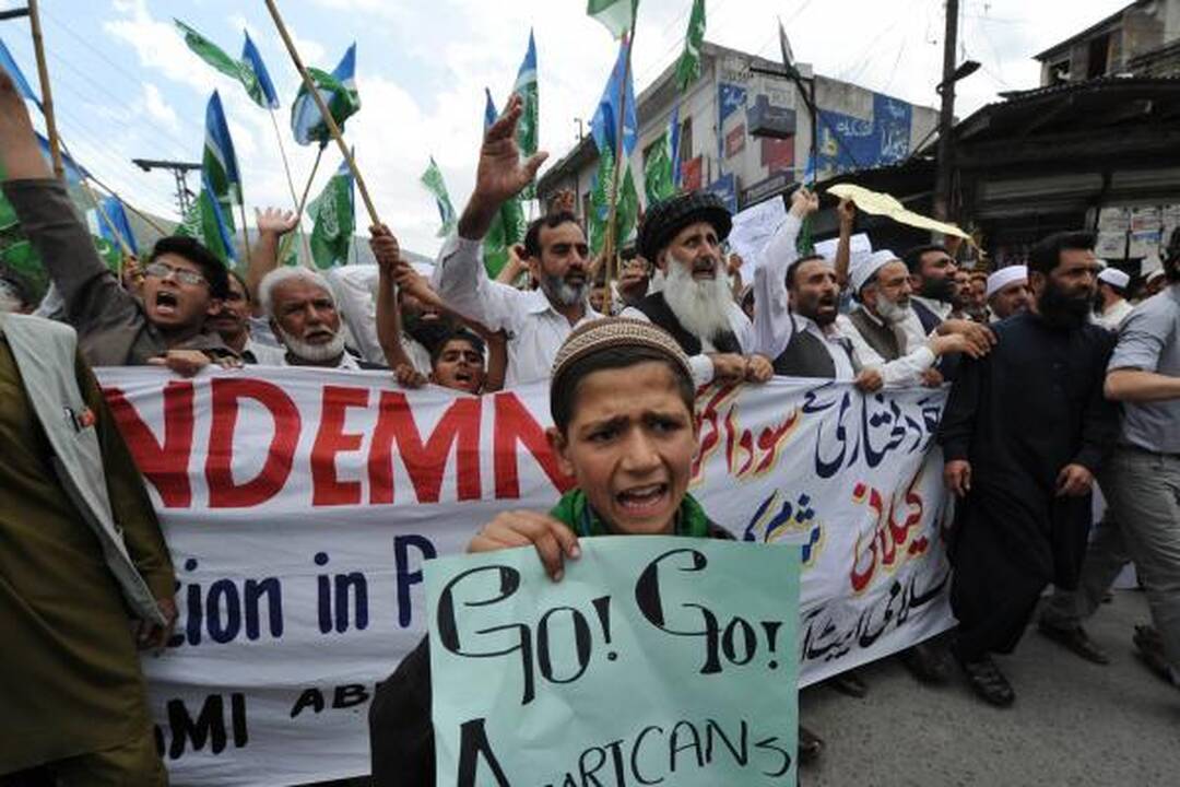 Pakistane protestuojantys dėl O.Bin Ladeno nužudymo skandavo "Mirtis Amerikai"
