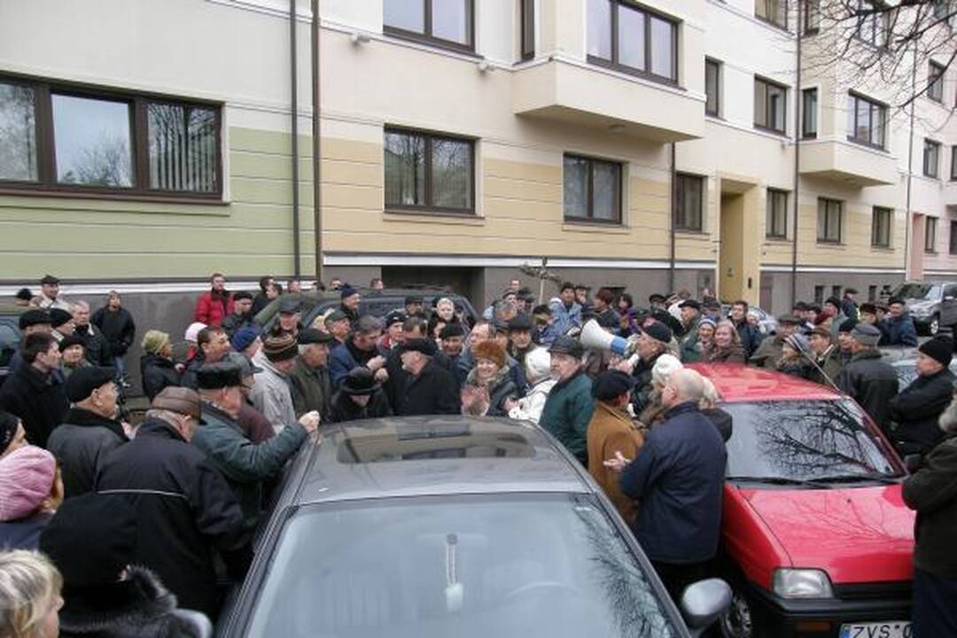 Pirtininkai sukilo prieš valdžią