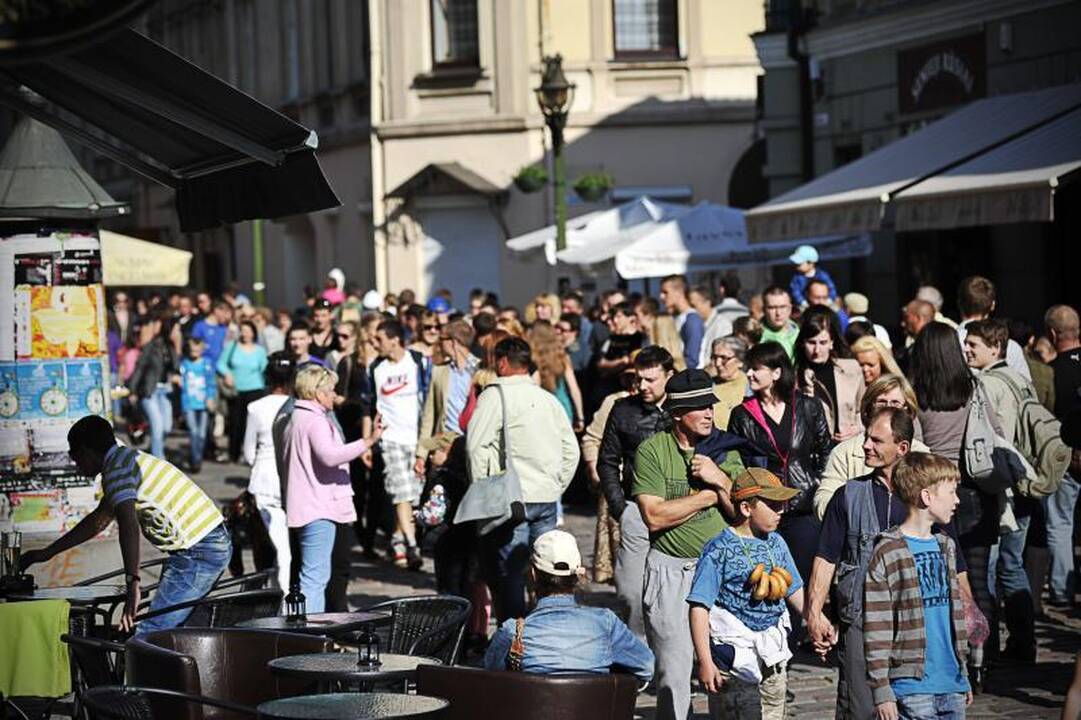 Mieste šurmuliuoja šventiškai nusiteikę kauniečiai