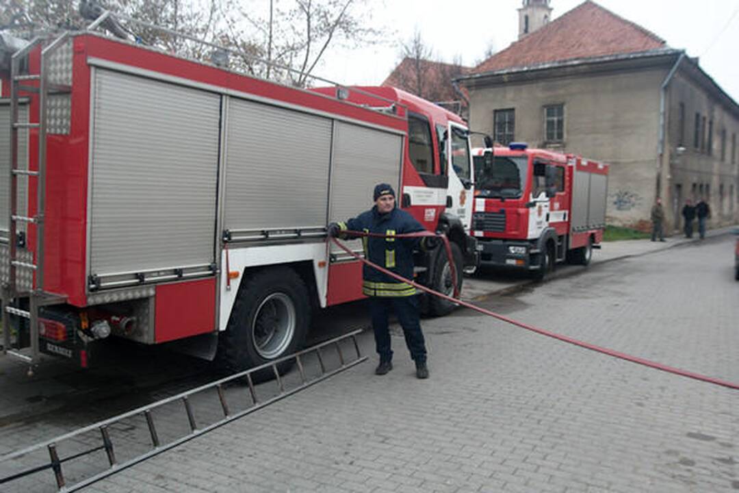 Vilniaus senamiestyje degė namas