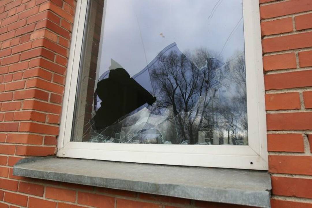 Naktį siautėjo neblaivus ginkluotas policininkas 