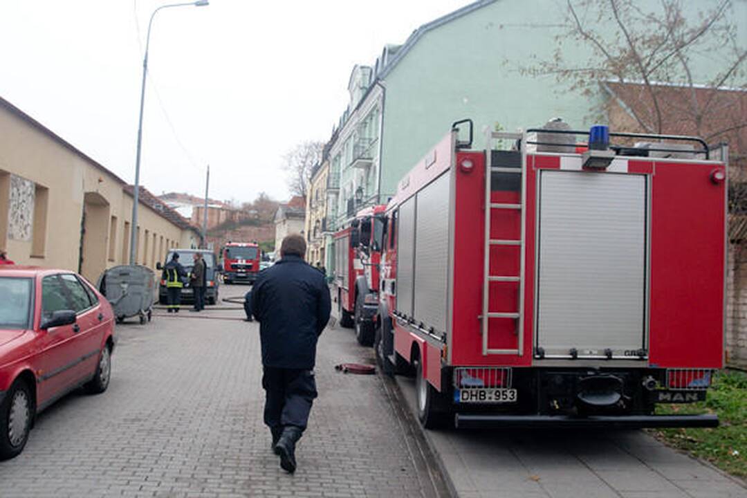 Vilniaus senamiestyje degė namas