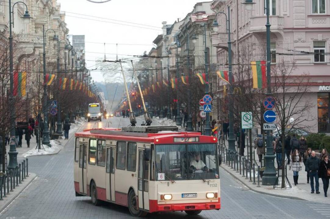 Joninių dieną autobusai ir troleibusai važiuos sekmadienio grafiku