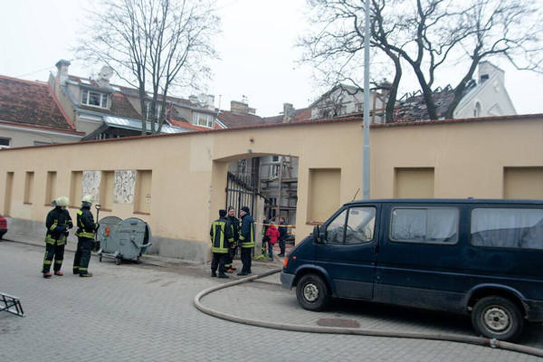 Vilniaus senamiestyje degė namas