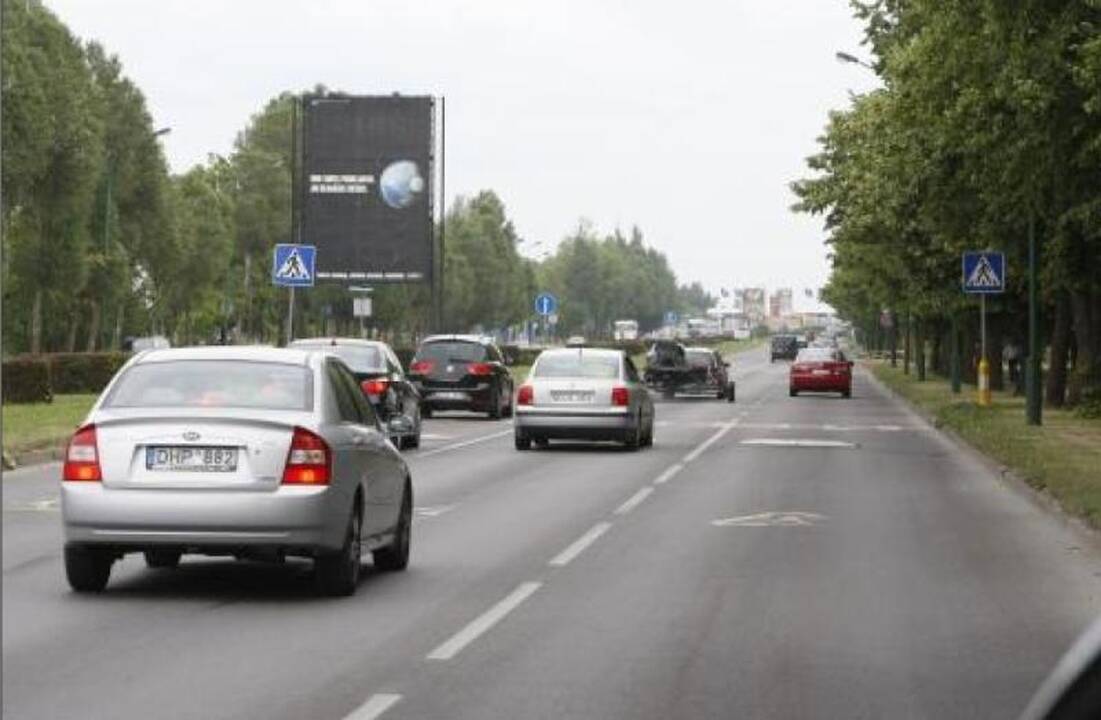 Klaipėdoje, pėsčiųjų perėjoje automobilis moteriai sulaužė abi kojas