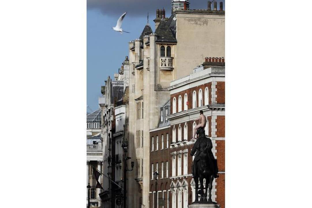 Nuogalius Londono centre sukėlė sumaištį