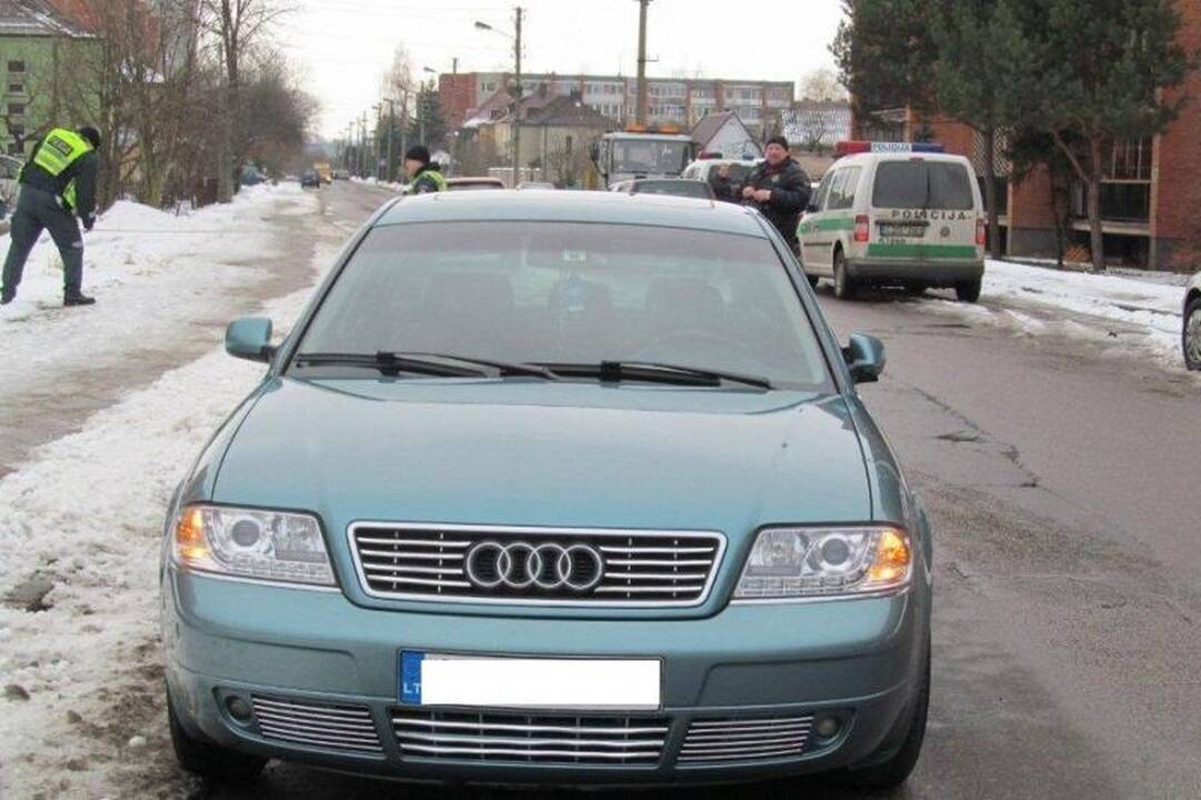 Insultą patyręs taksi vairuotojas sukėlė avariją