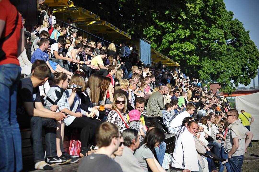 Mieste šurmuliuoja šventiškai nusiteikę kauniečiai