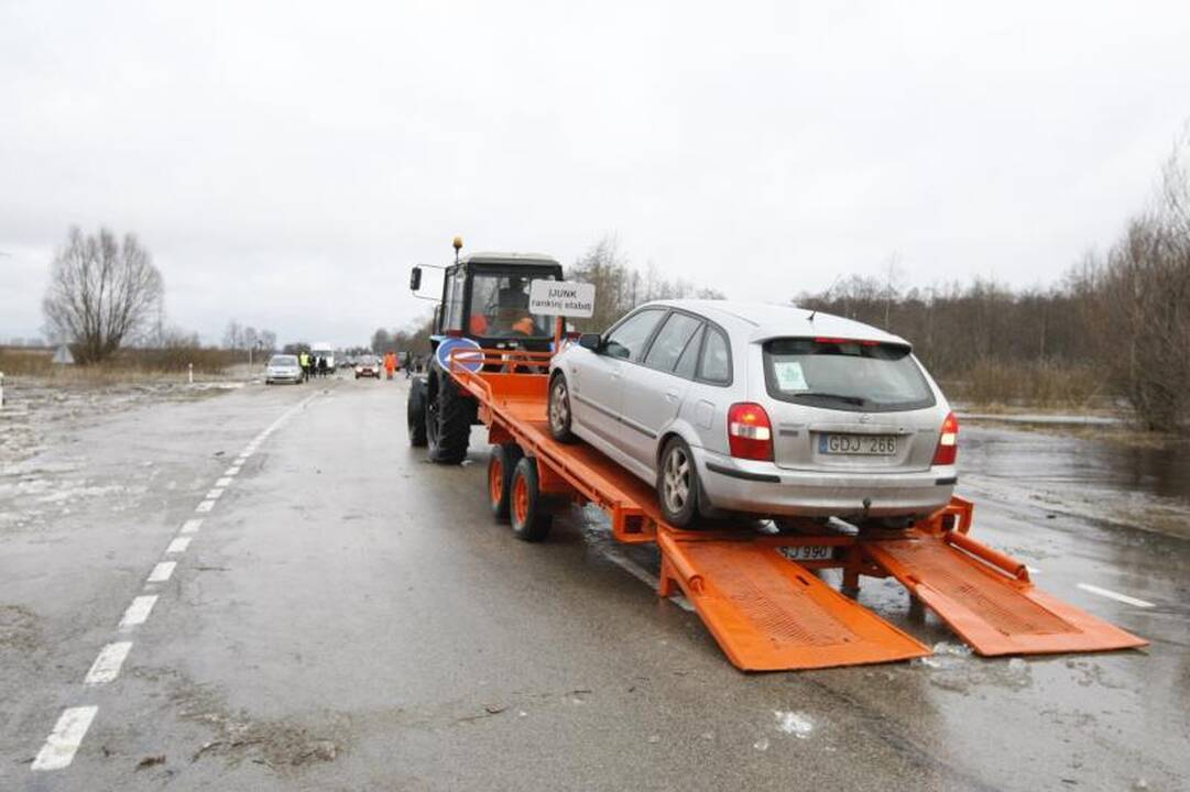 Potvynio zonoje savaitgalį gelbėjimo darbų vykdyti neteko