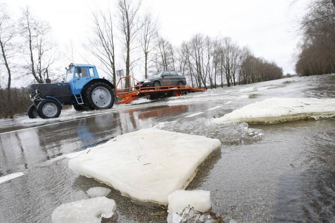 Potvynio zonoje savaitgalį gelbėjimo darbų vykdyti neteko
