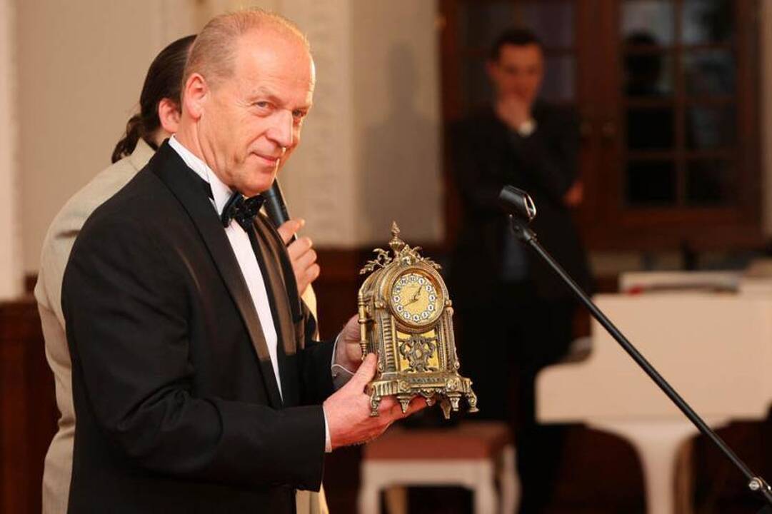 Kalėdinis labdaros vakaras – sergantiems vaikams pagelbėti