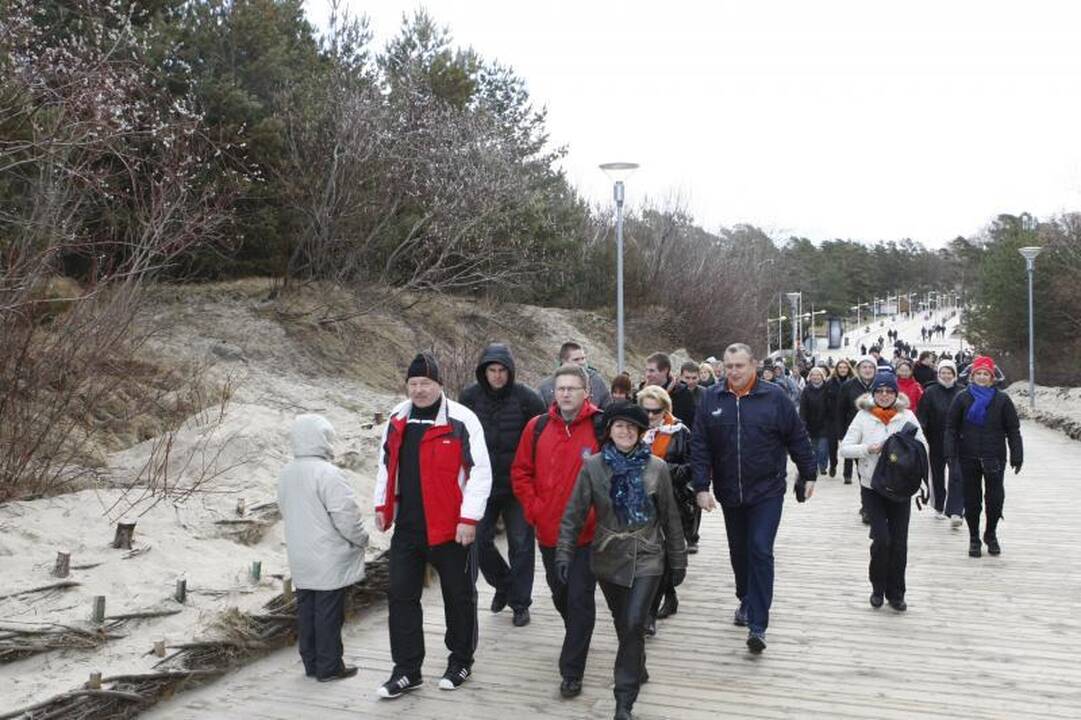 Palangiškiai gausiu būriu išsiruošė į žygį pajūriu