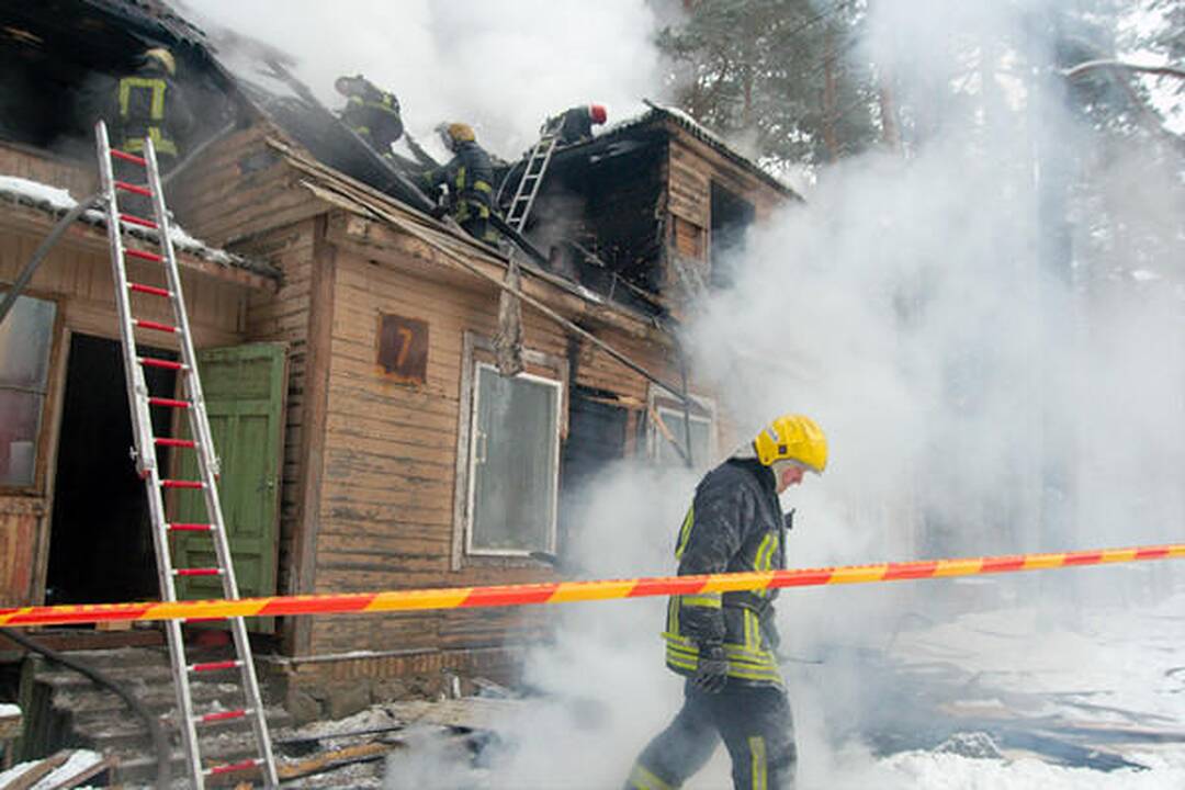 Vilniuje degė namas – spėjamas padegimas