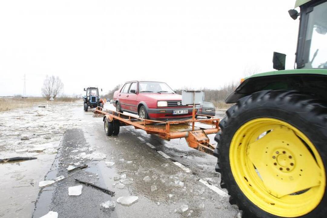 Potvynio zonoje savaitgalį gelbėjimo darbų vykdyti neteko
