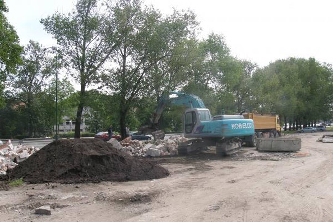 Nugriauta klaipėdietiška Berlyno siena 