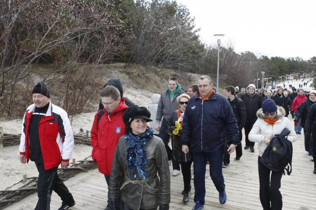 Palangiškiai gausiu būriu išsiruošė į žygį pajūriu