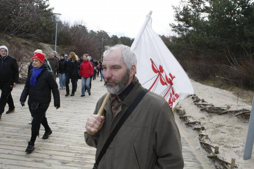 Palangiškiai gausiu būriu išsiruošė į žygį pajūriu