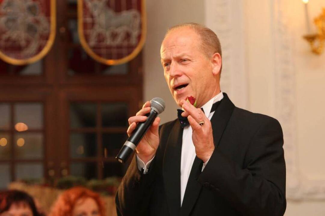 Kalėdinis labdaros vakaras – sergantiems vaikams pagelbėti