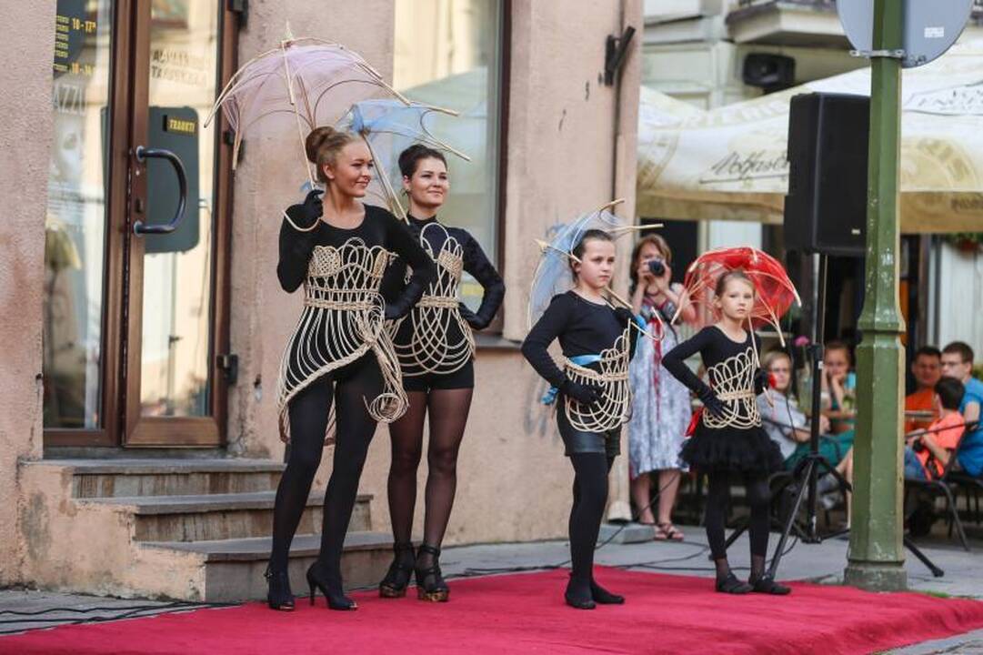 Kauno senamiestyje spindėjo netradicinė mada