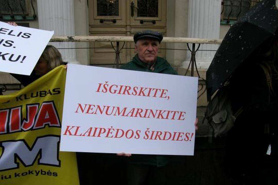 Protestai dėl mašinų apmokestinimo