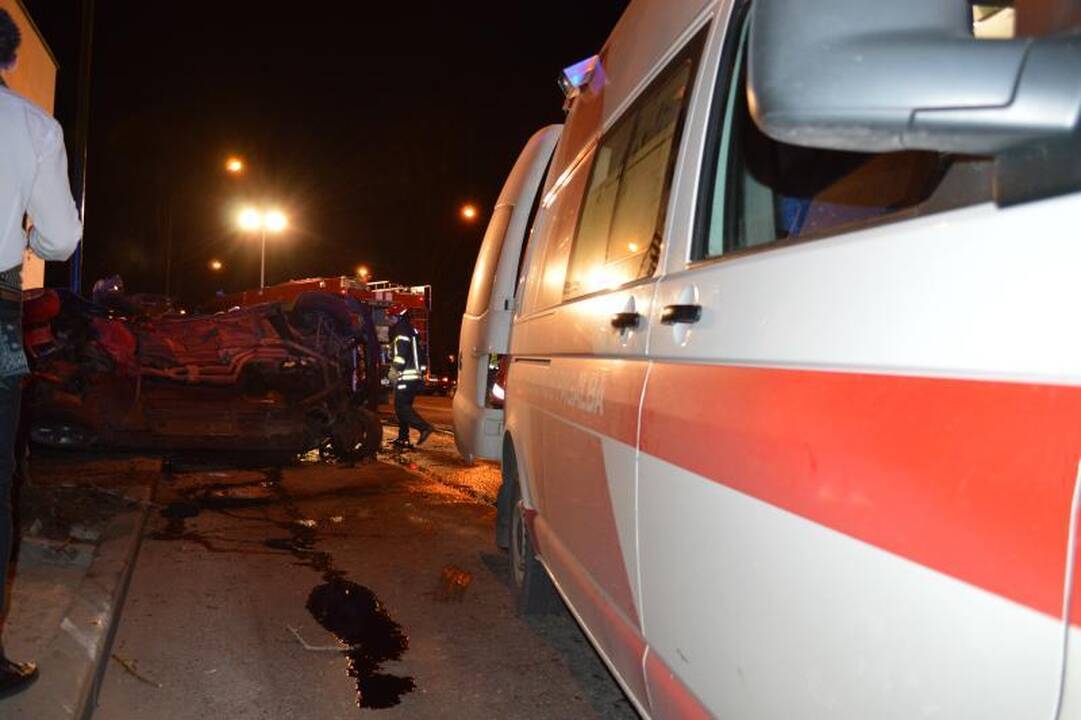 Nakties lenktynės Klaipėdoje baigėsi dviejų jaunuolių žūtimi (foto)