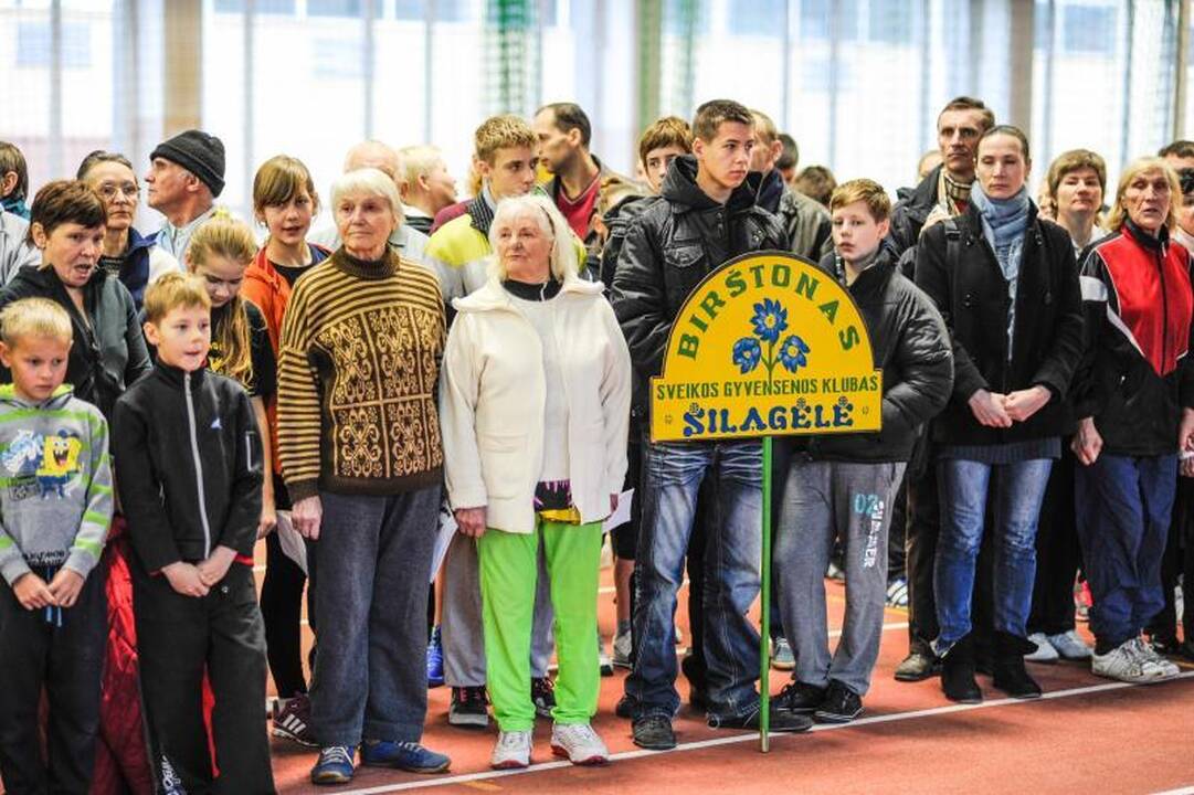 Kauną užplūdo sveikuoliai: prie starto linijos stojo ir guvus 90-metis