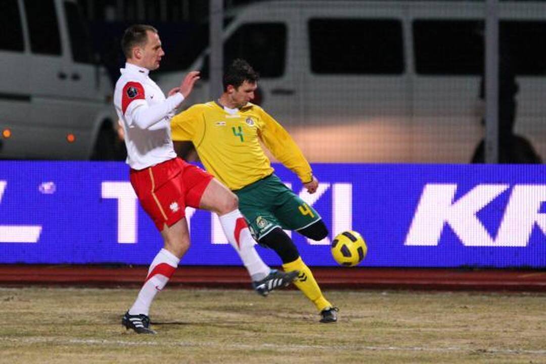 Lietuvos futbolininkai netikėtai palaužė lenkus