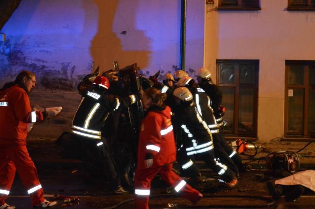 Nakties lenktynės Klaipėdoje baigėsi dviejų jaunuolių žūtimi (foto)