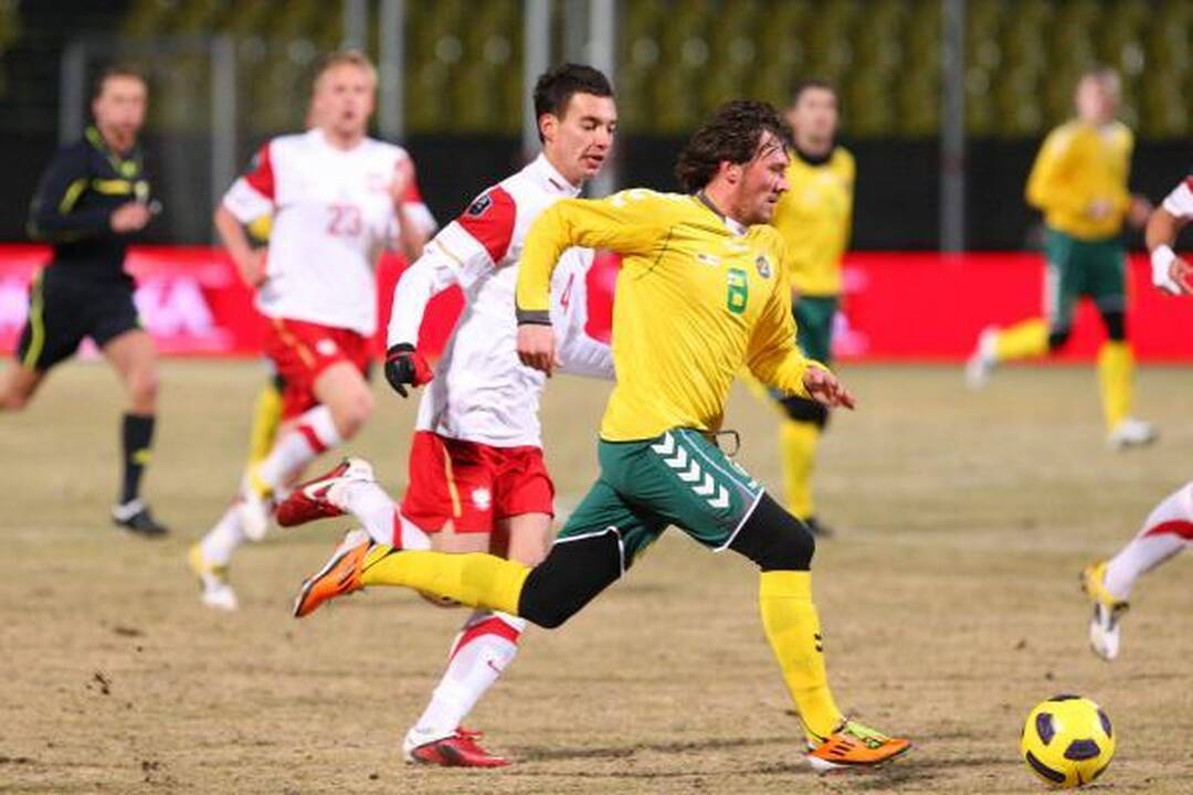 Lietuvos futbolininkai netikėtai palaužė lenkus