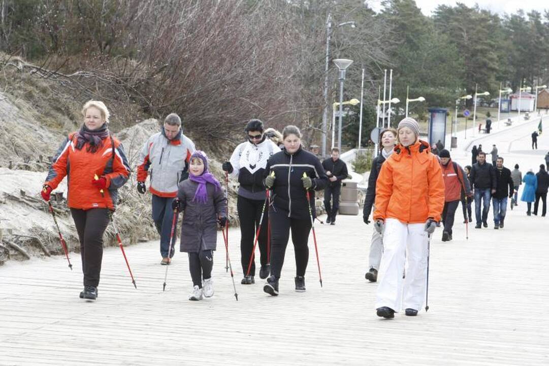 Palangiškiai gausiu būriu išsiruošė į žygį pajūriu