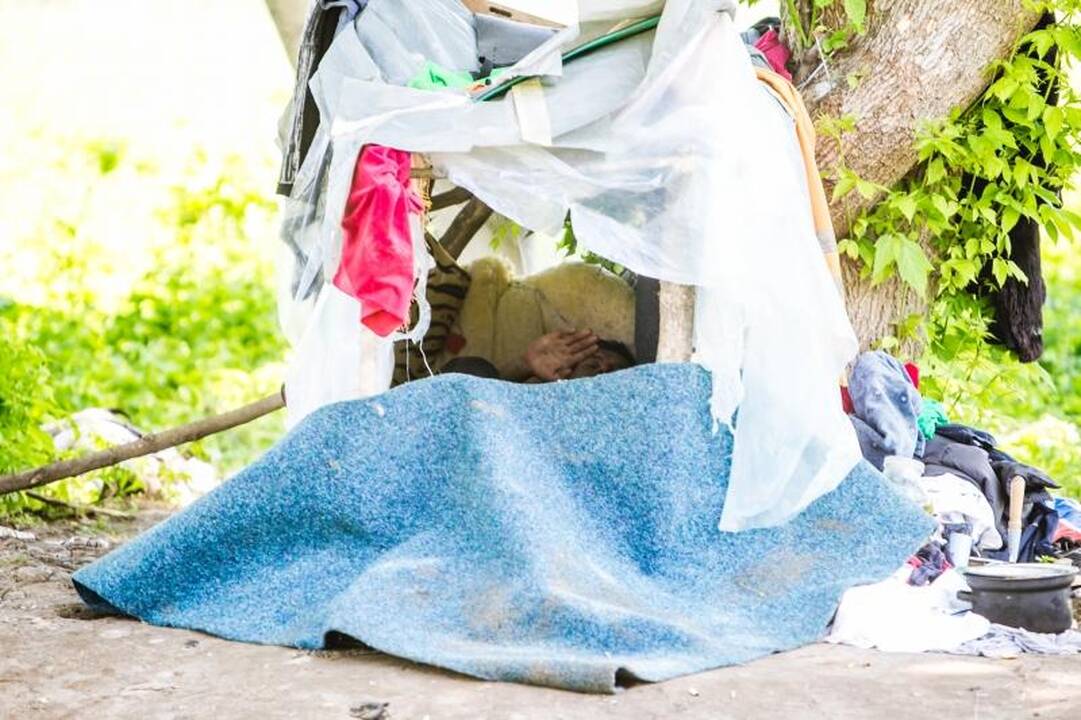 Prie Neries įsikūręs benamis: leiskit man numirti, kur aš noriu