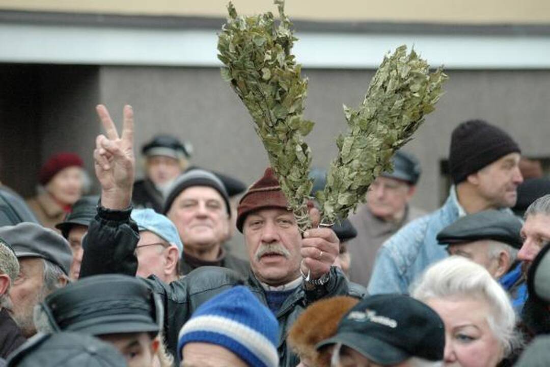 Pirtininkai sukilo prieš valdžią