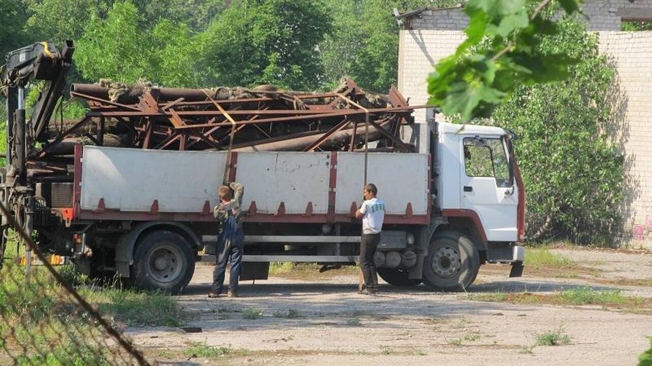 Klaipėdietis nufotografavo vamzdžių vagystę 